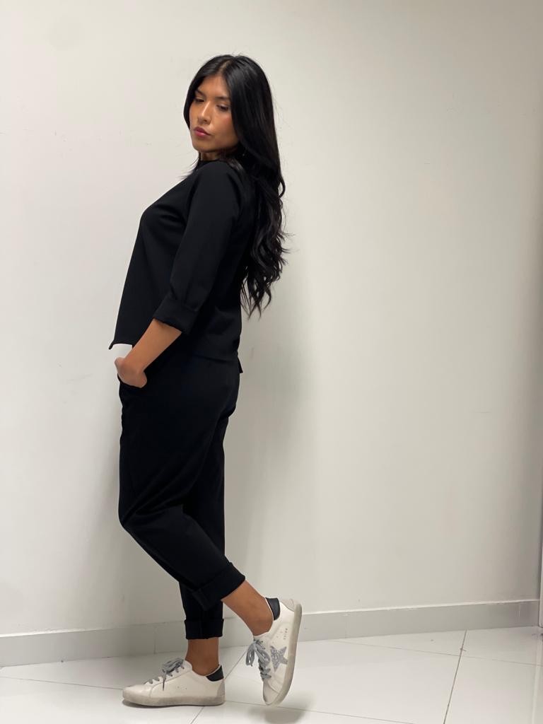 Pantalone con tasche e bottoni 158C