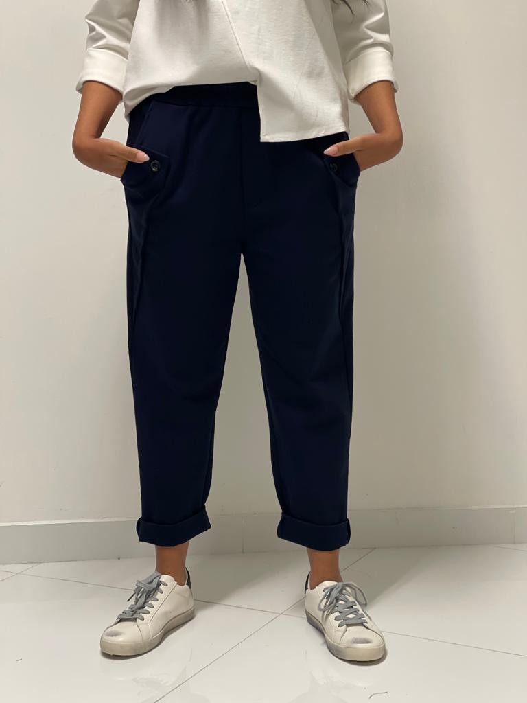 Pantalone con tasche e bottoni 158C