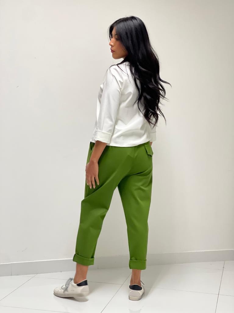 Pantalone con tasche e bottoni 158C