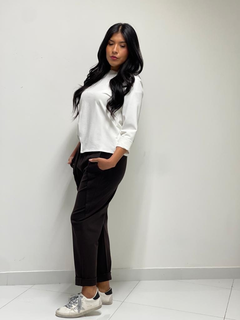 Pantalone con tasche e bottoni 158C