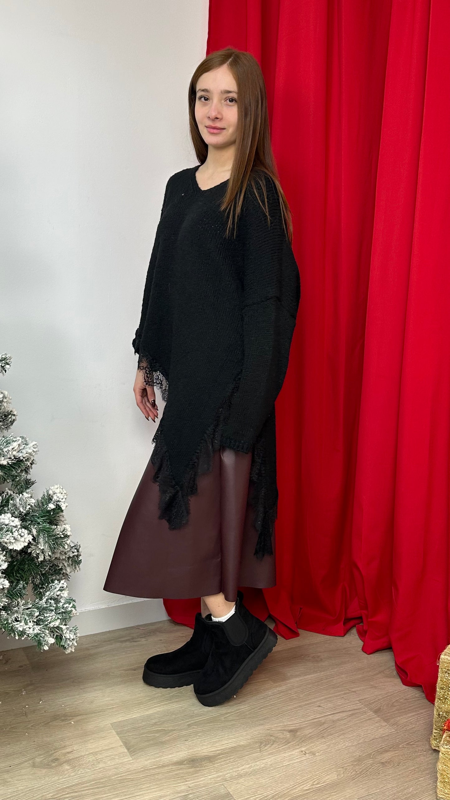 Maglione con Pizzo Assimetrico
