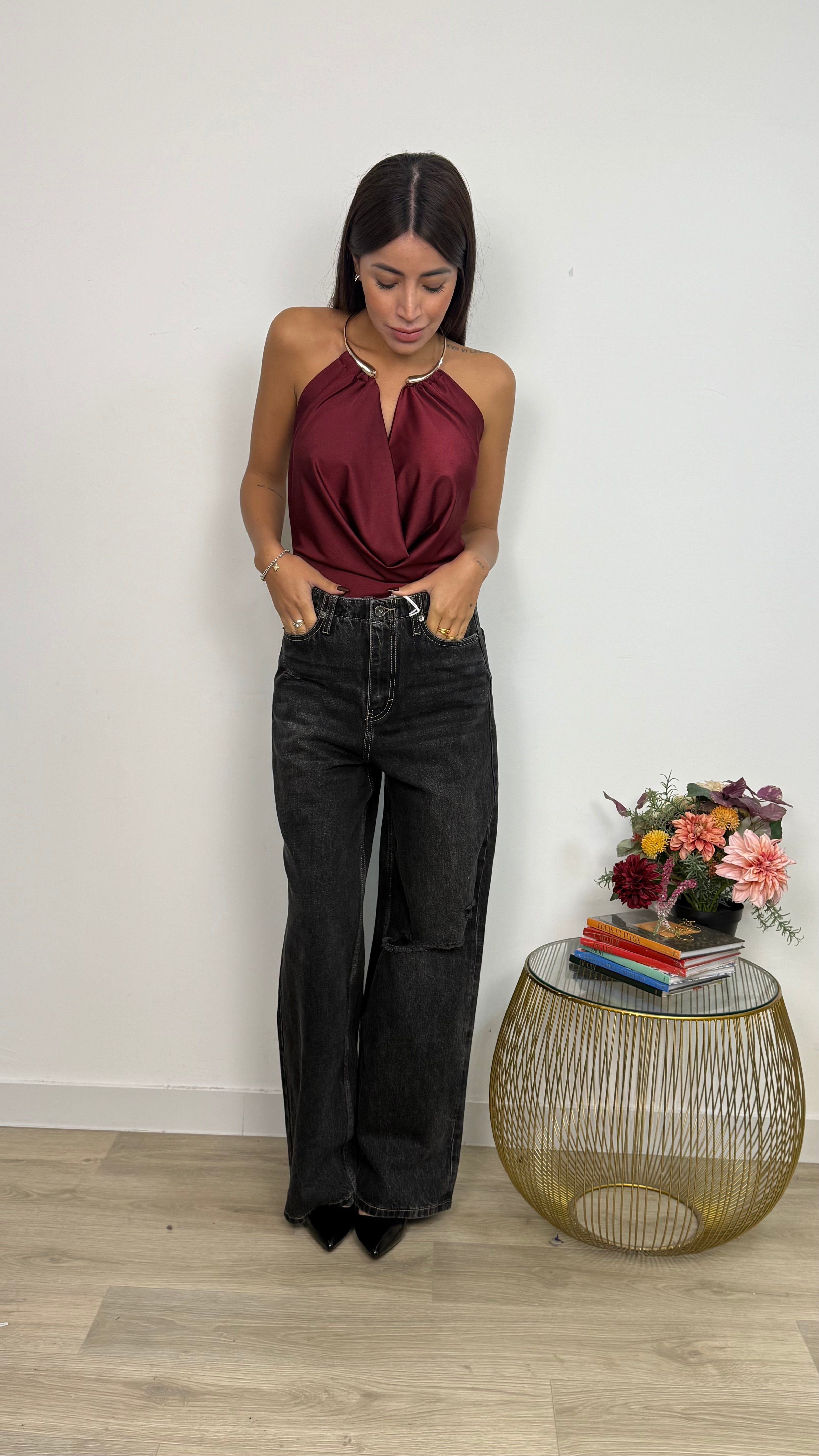 JEANS STRAPPATO SUL GINOCCHIO