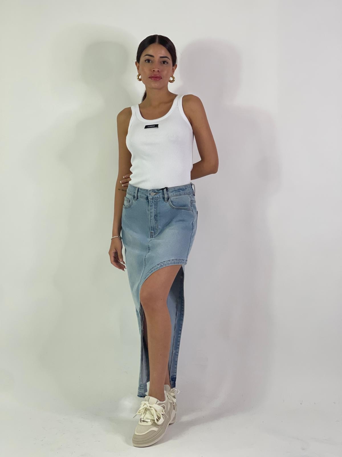 Gonna in denim con toppa lettera asimmetrico