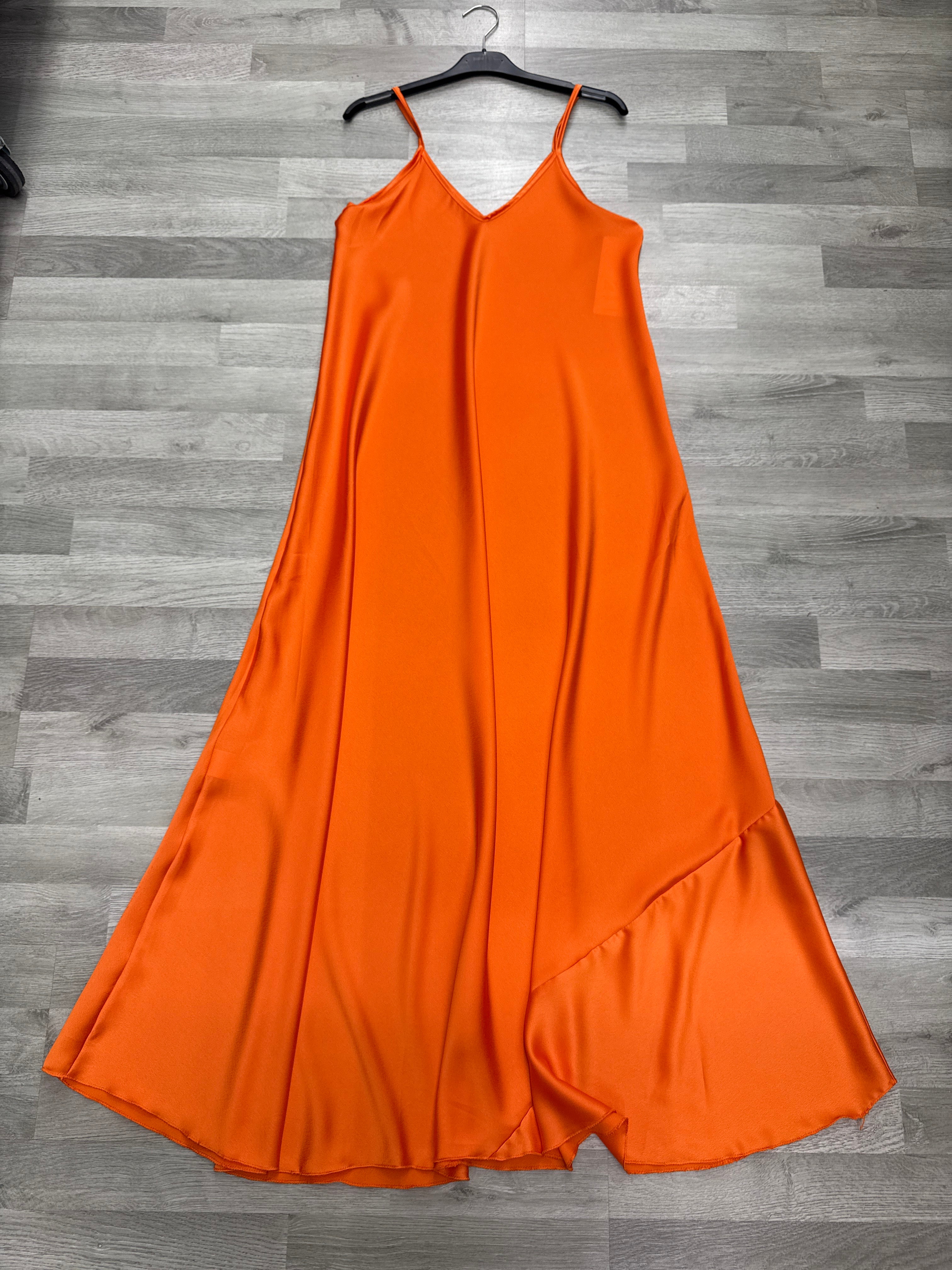 Abito in raso scollo V