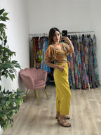 Pantalone con cucitura al ginocchio