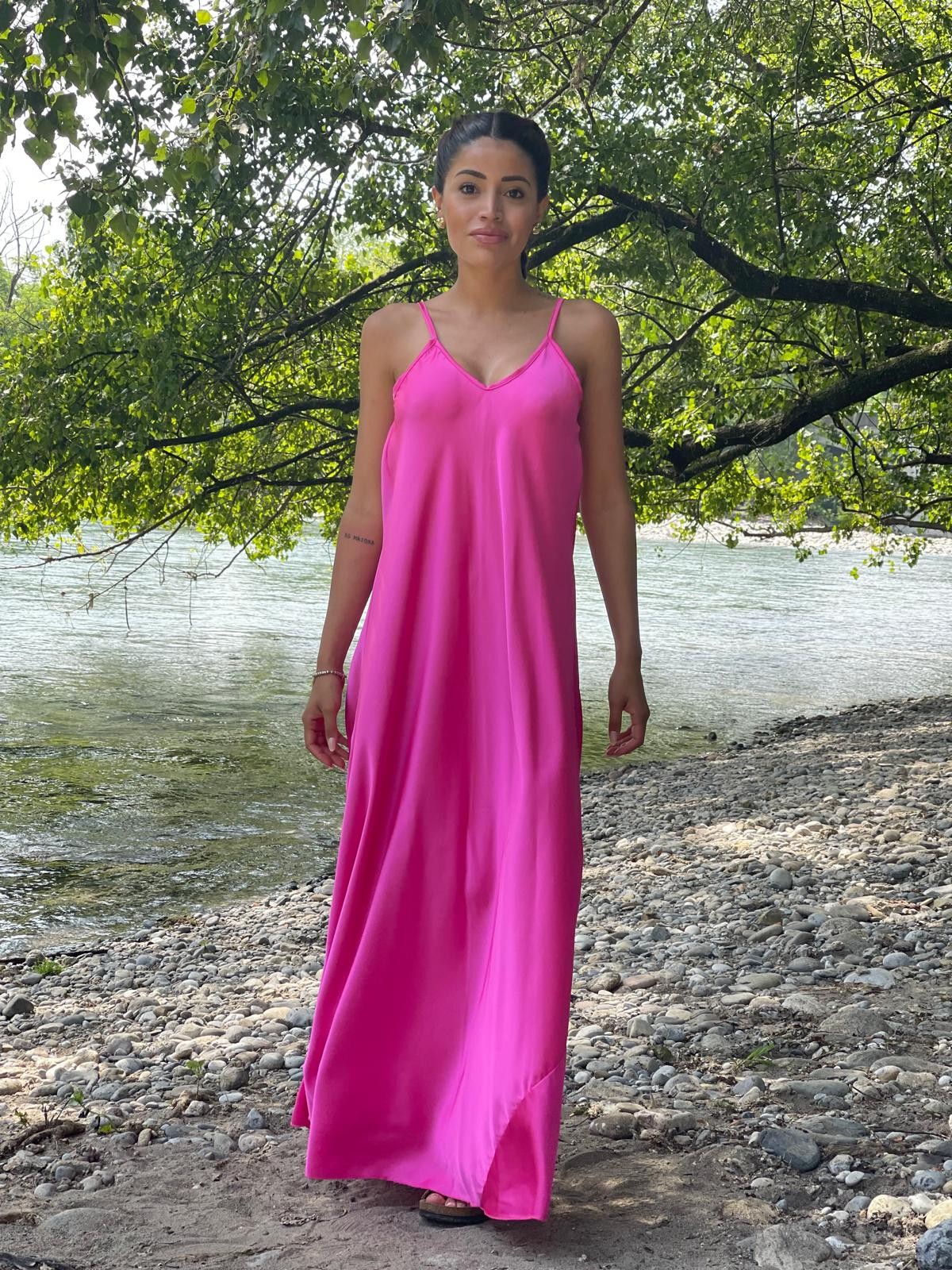 Abito in raso scollo V