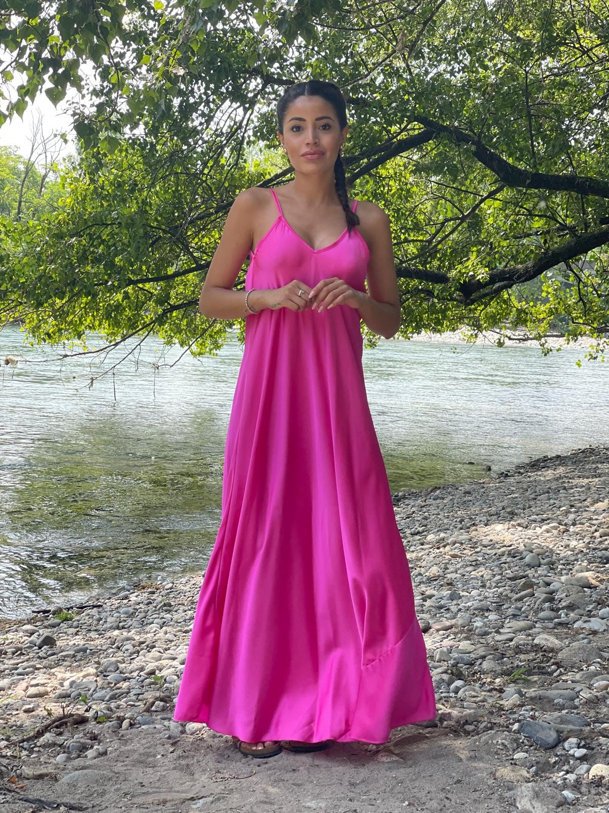 Abito in raso scollo V