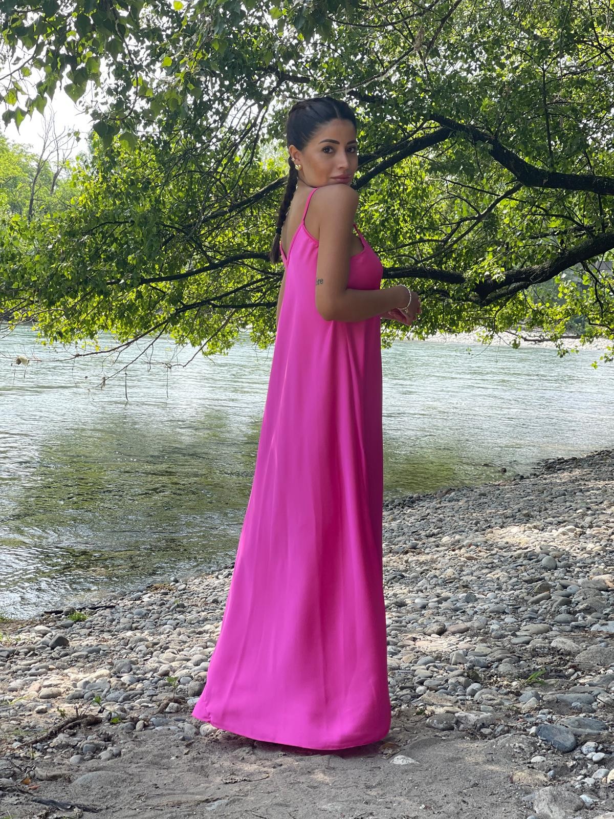 Abito in raso scollo V