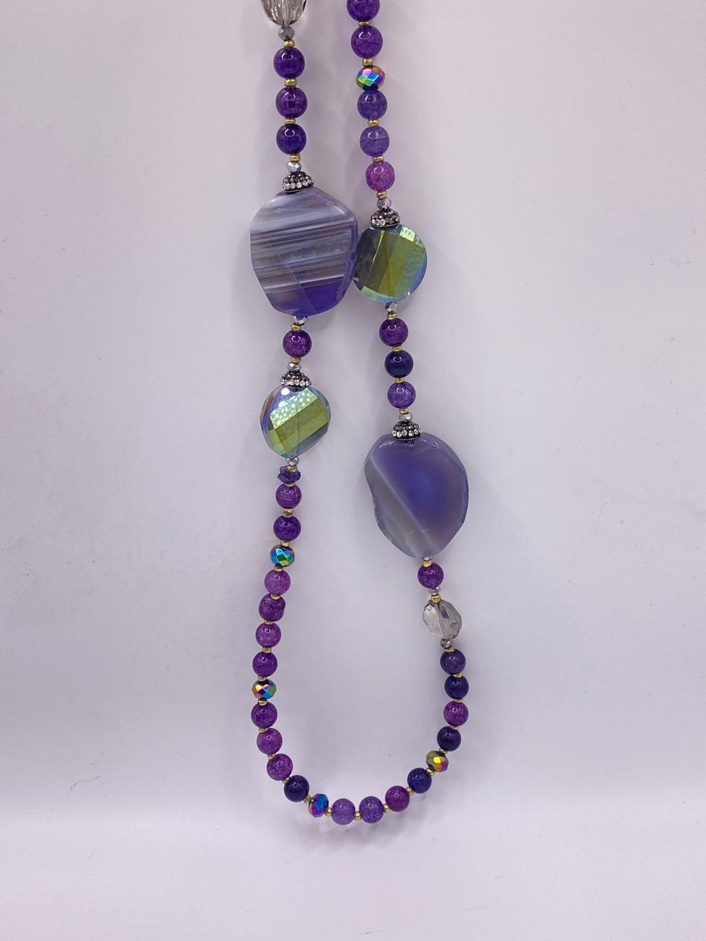 Collana lunga con pietre