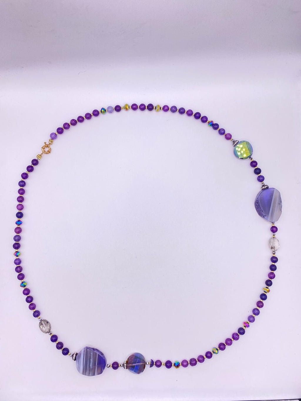 Collana lunga con pietre