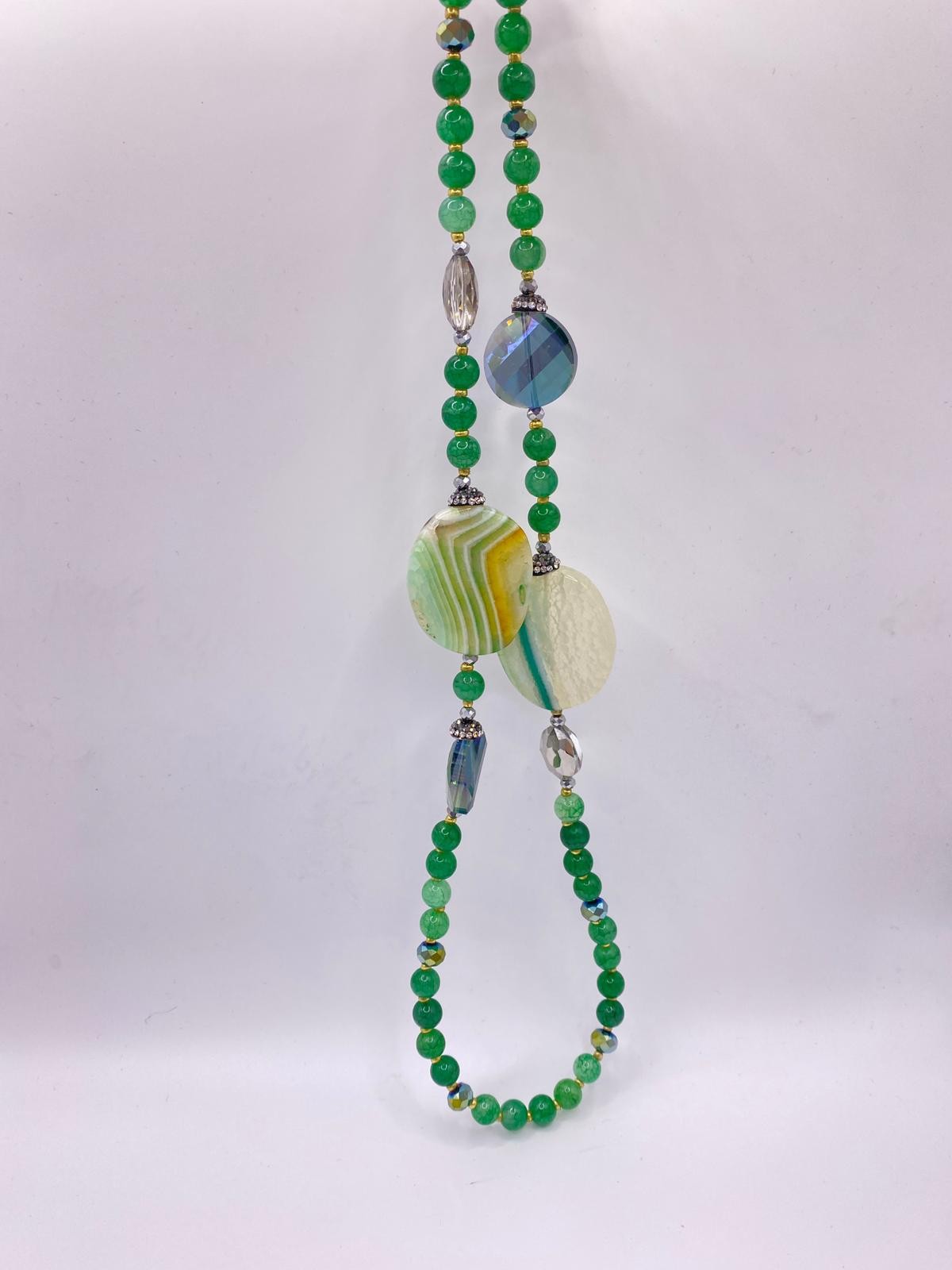 Collana lunga con pietre