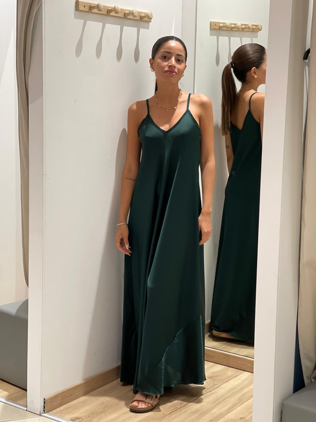 Abito in raso scollo V