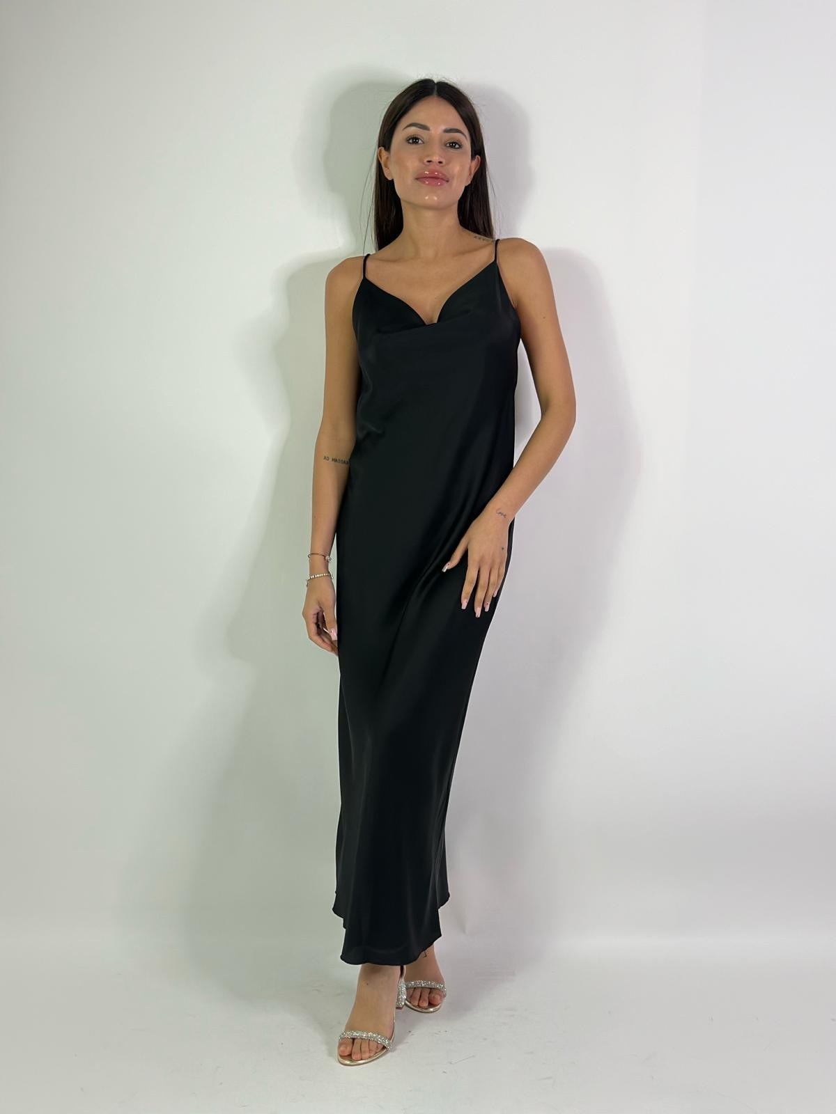 Abito semplice in raso