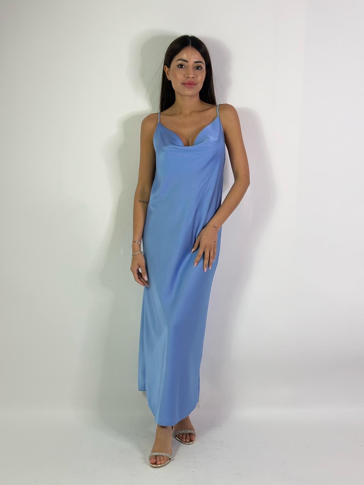 Abito semplice in raso