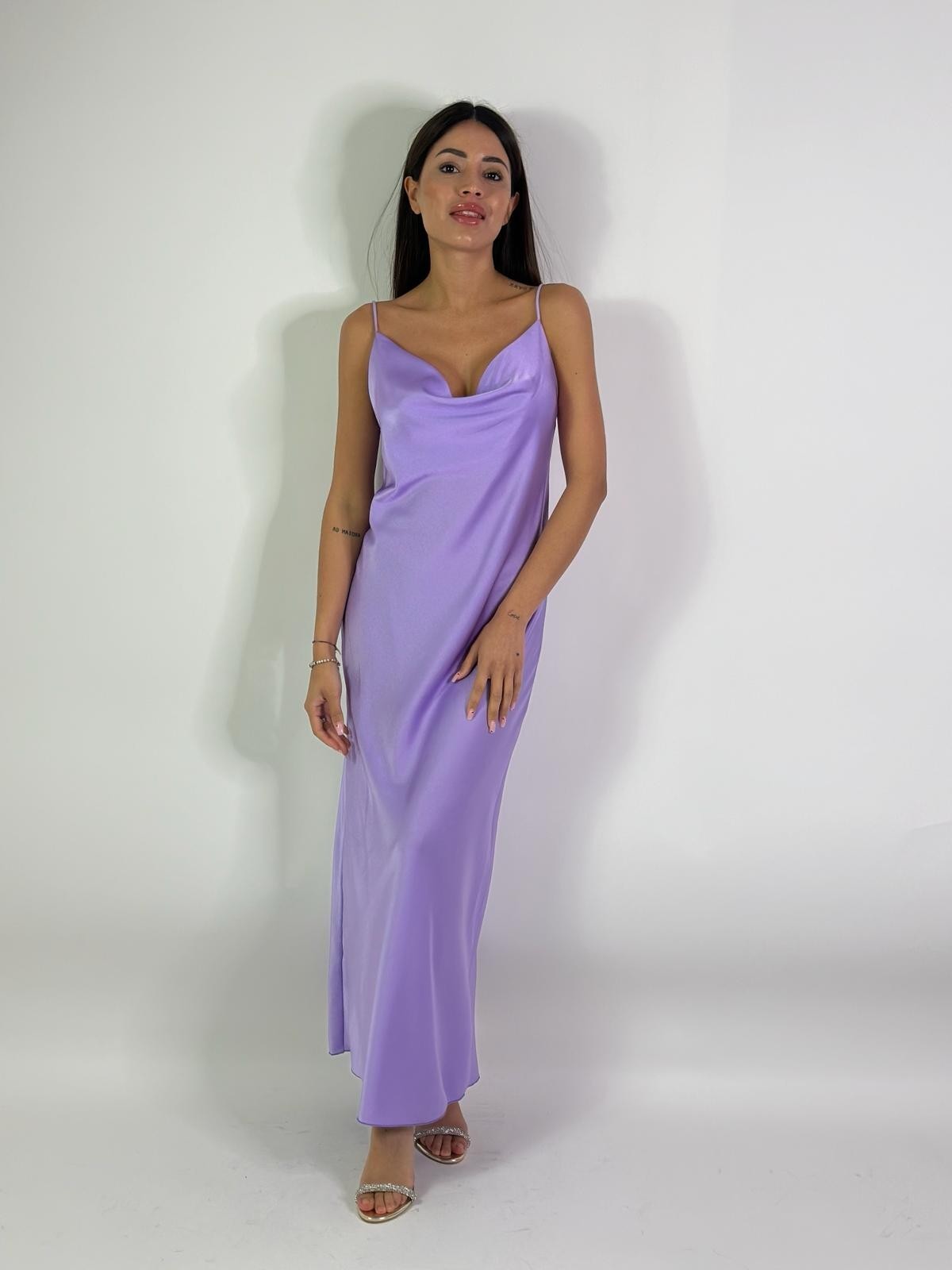 Abito semplice in raso