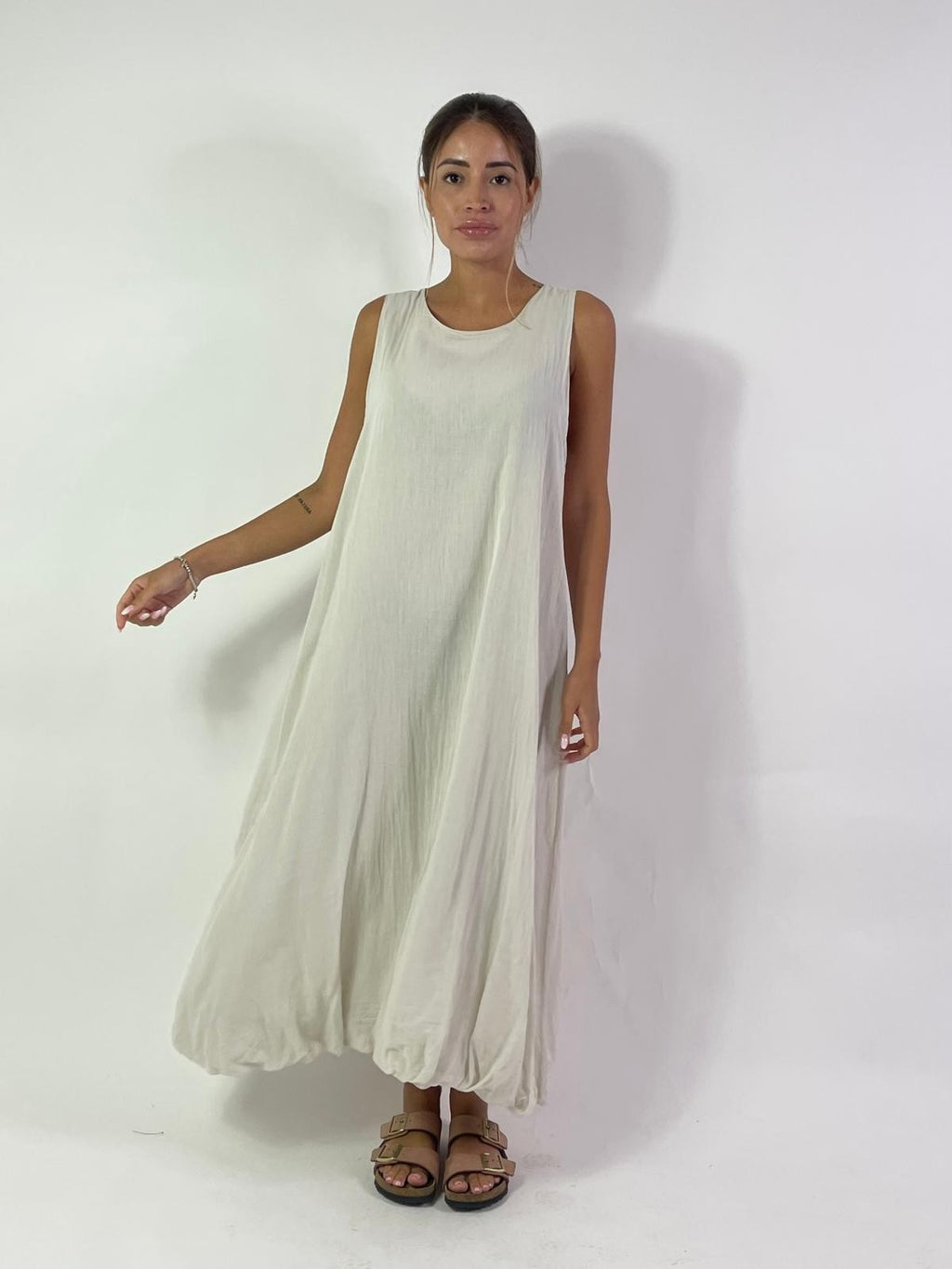 Abito con laccio dietro