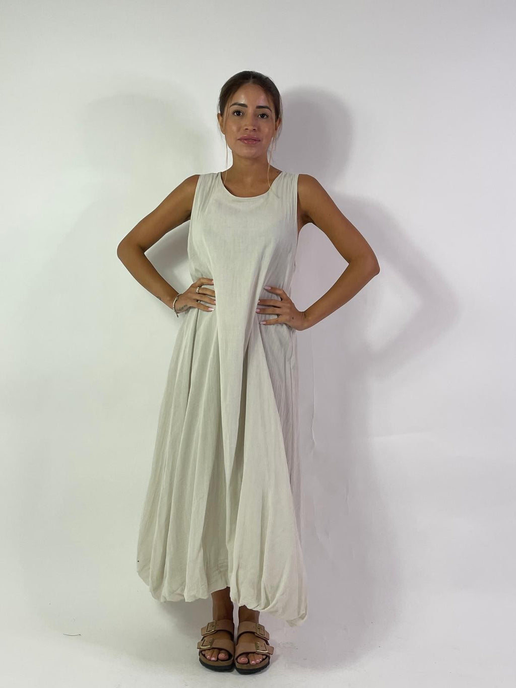 Abito con laccio dietro