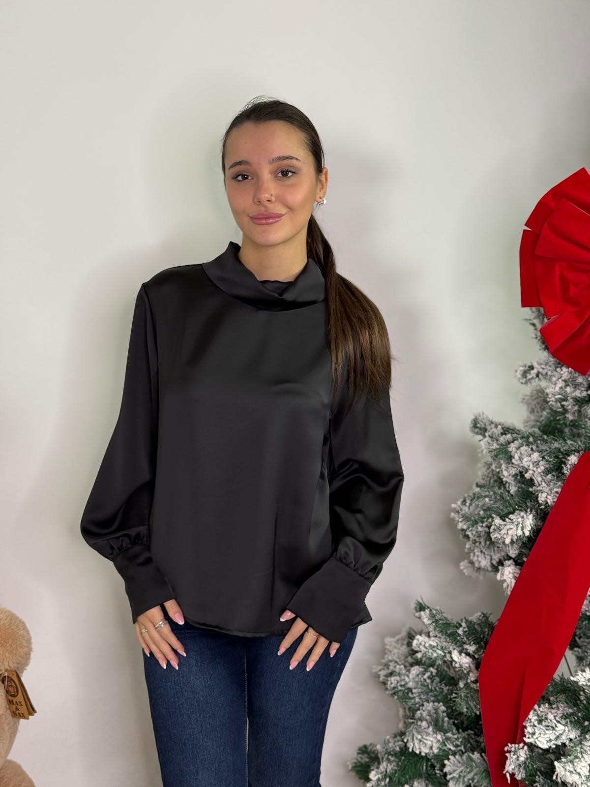 Camicia in raso scollo ad anello