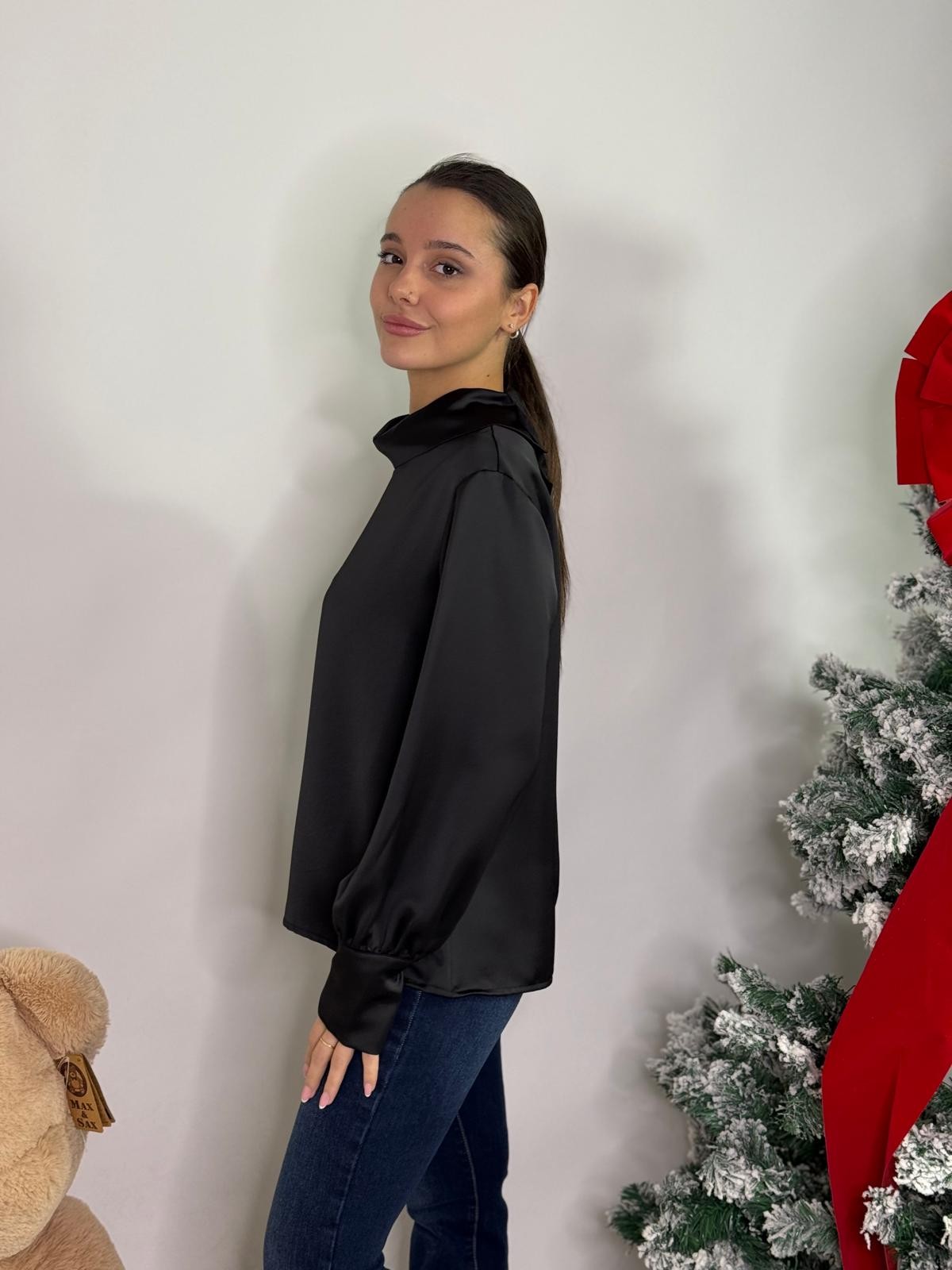 Camicia in raso scollo ad anello