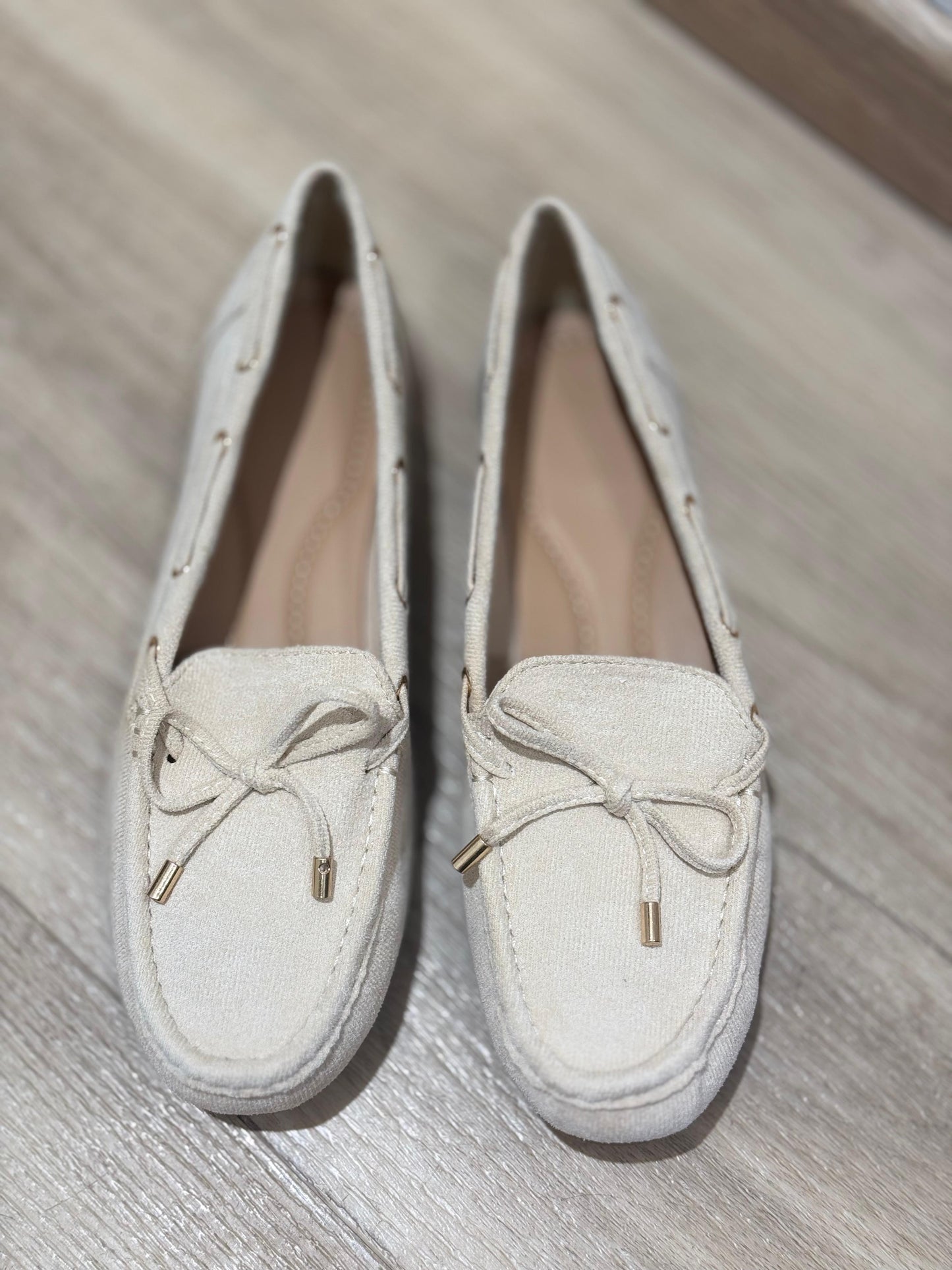 MOCASSINO CAMOSCIO CON LACCI