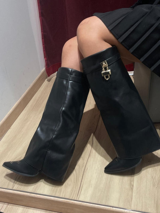 STIVALE MANTELLA CON LUCCHETTO