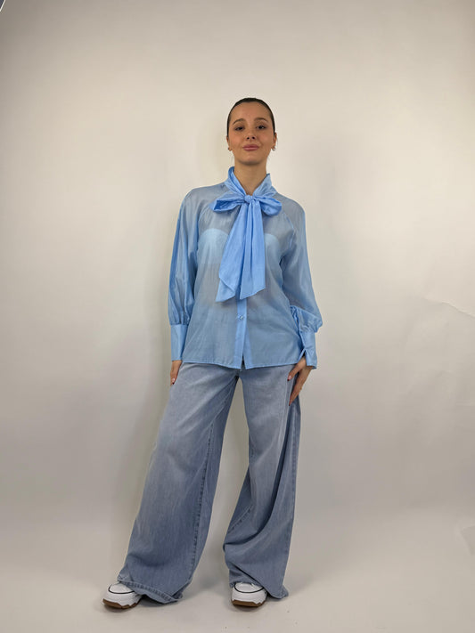Camicia trasparente con fiocco
