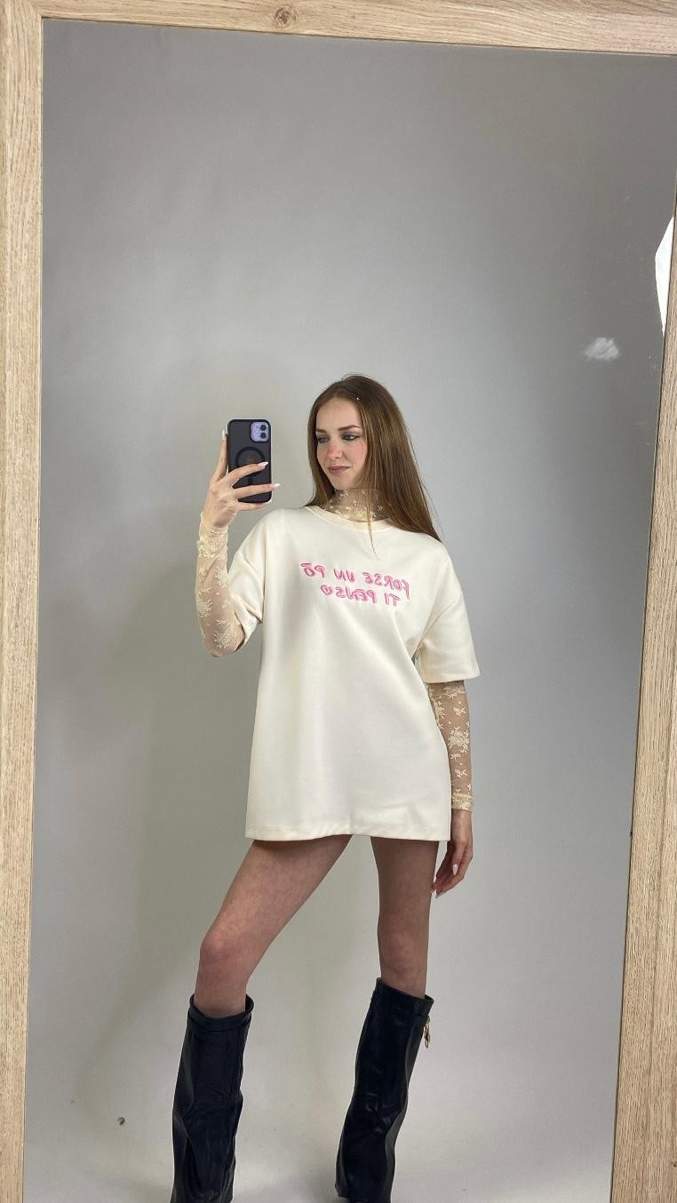 T-shirt con scritta Lumina