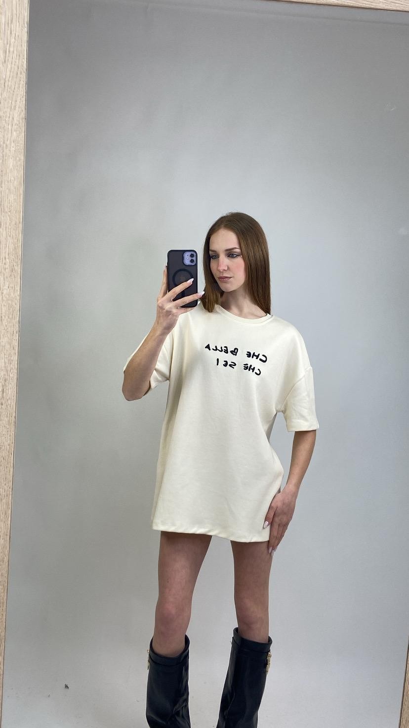 T-shirt con scritta Bella che sei