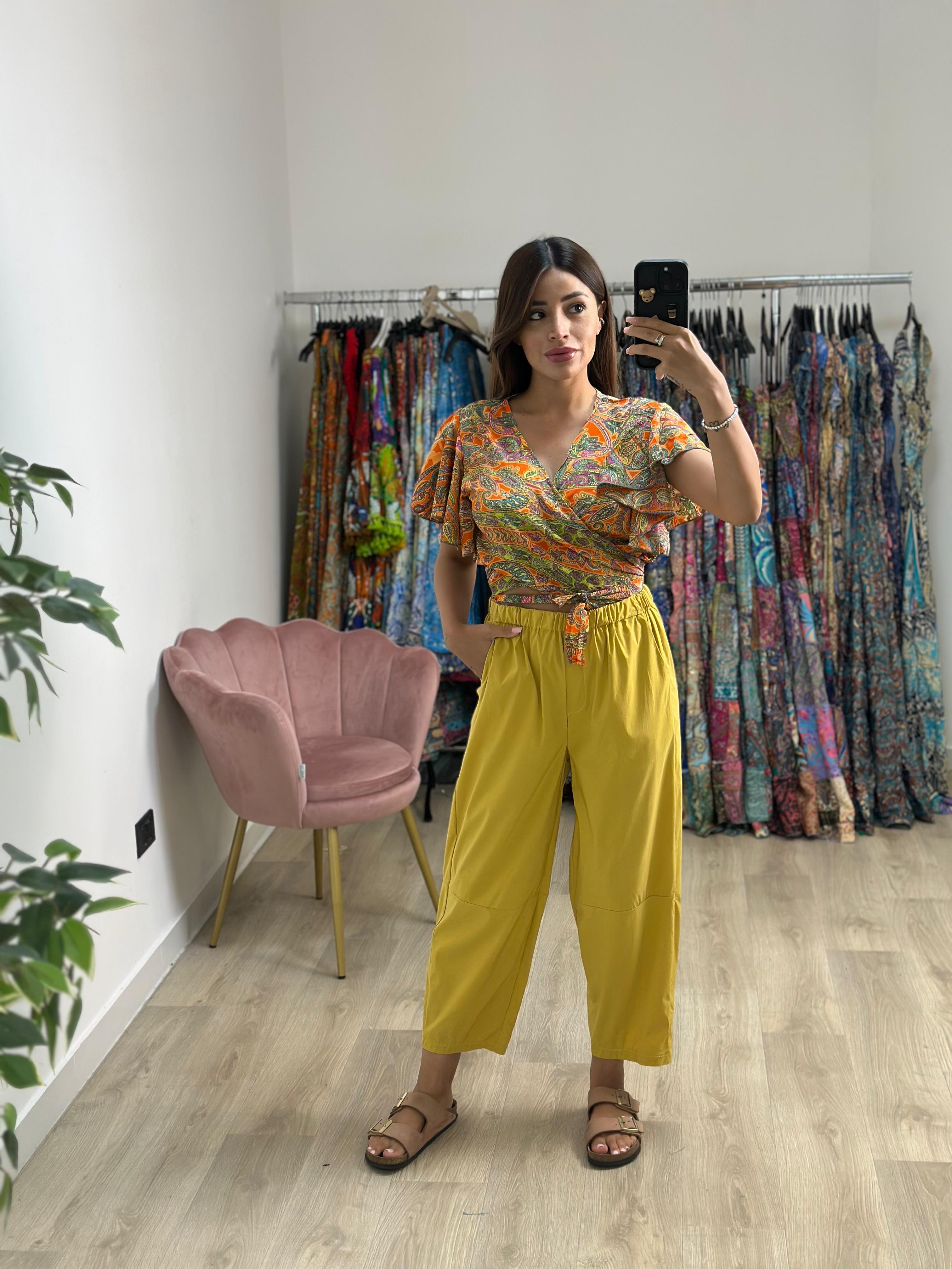 Pantalone con cucitura al ginocchio