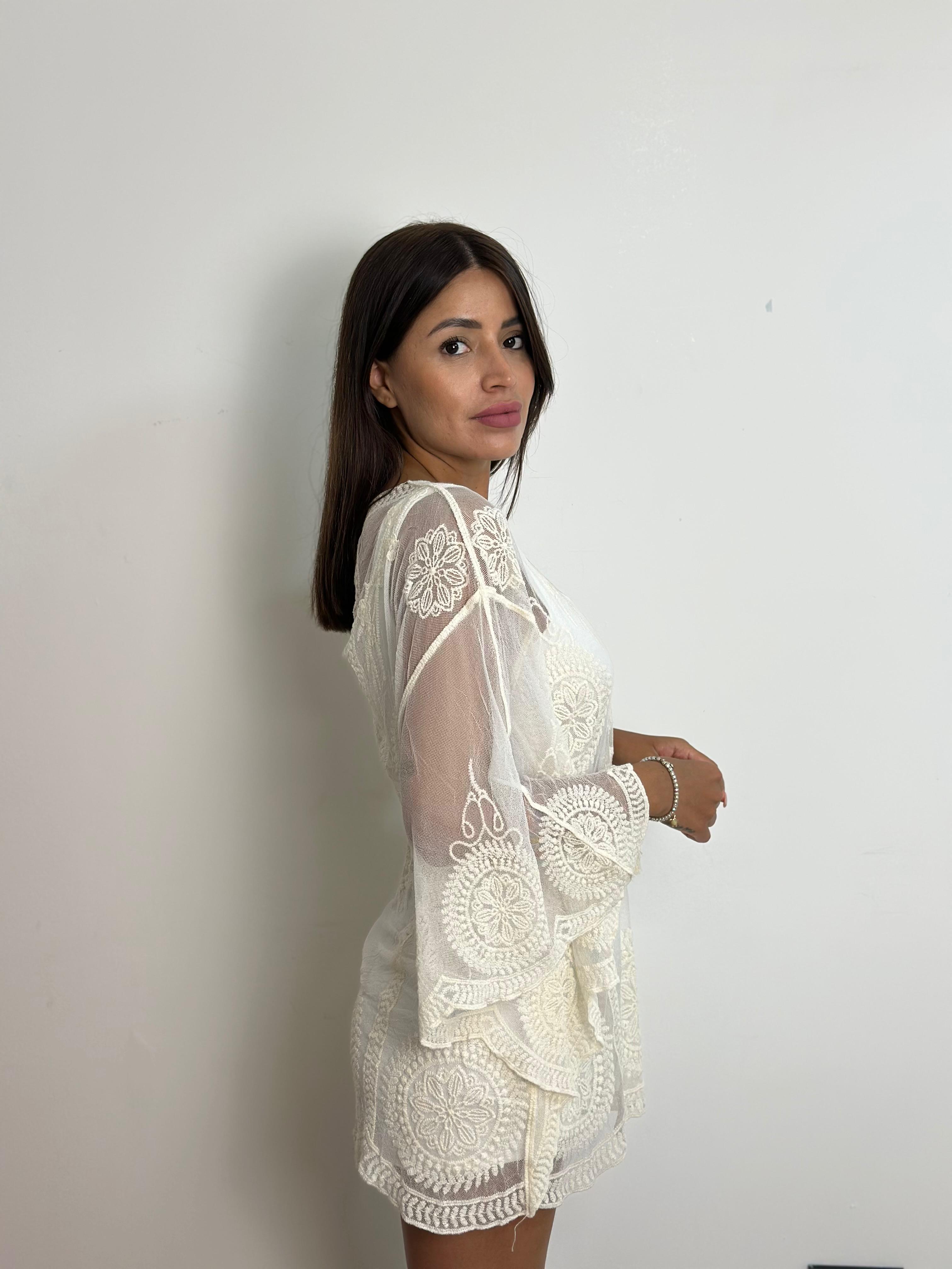 Maglia farfalla con ricami