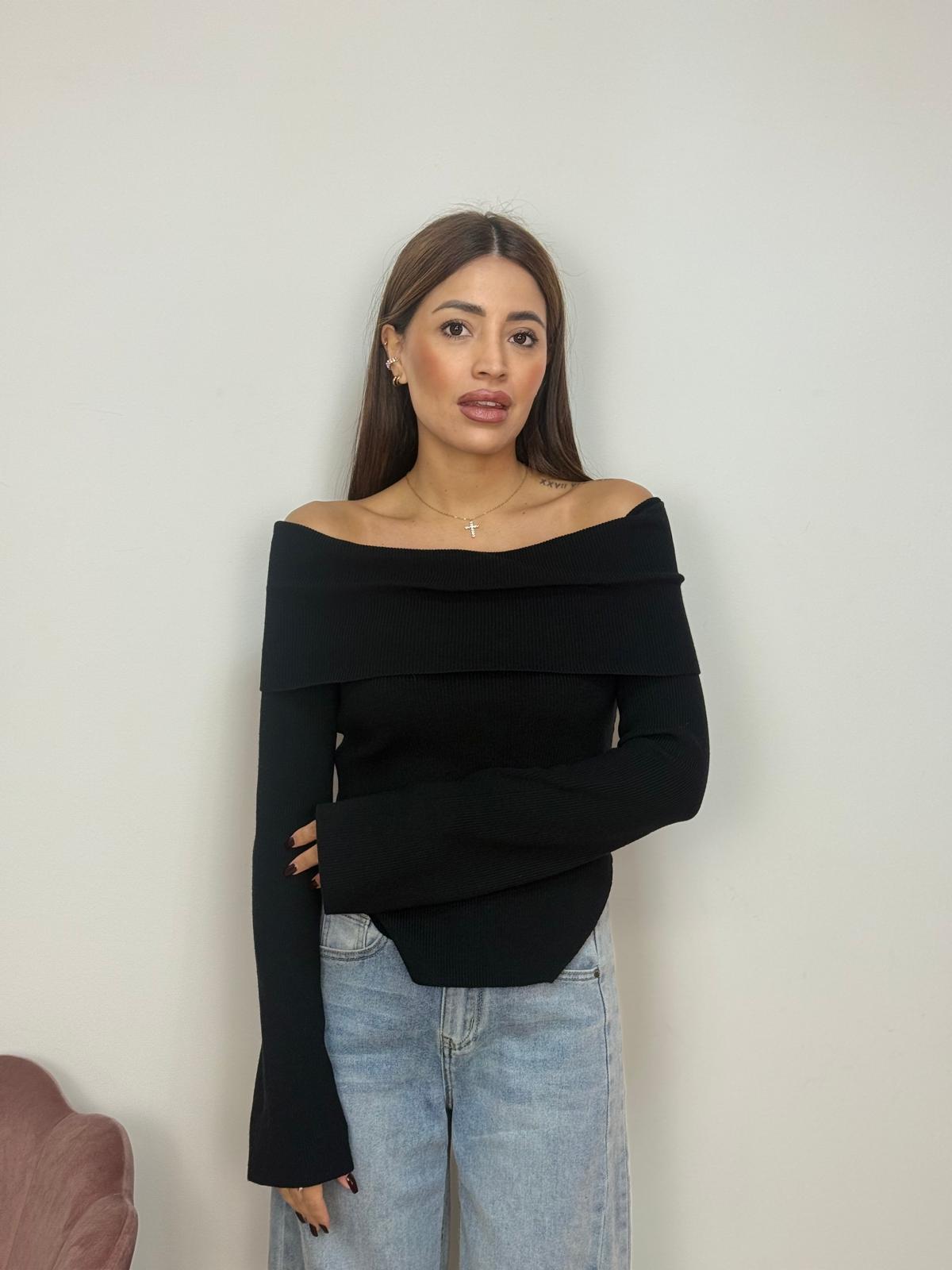 Maglia Off-Shoulder con Spacco Laterale