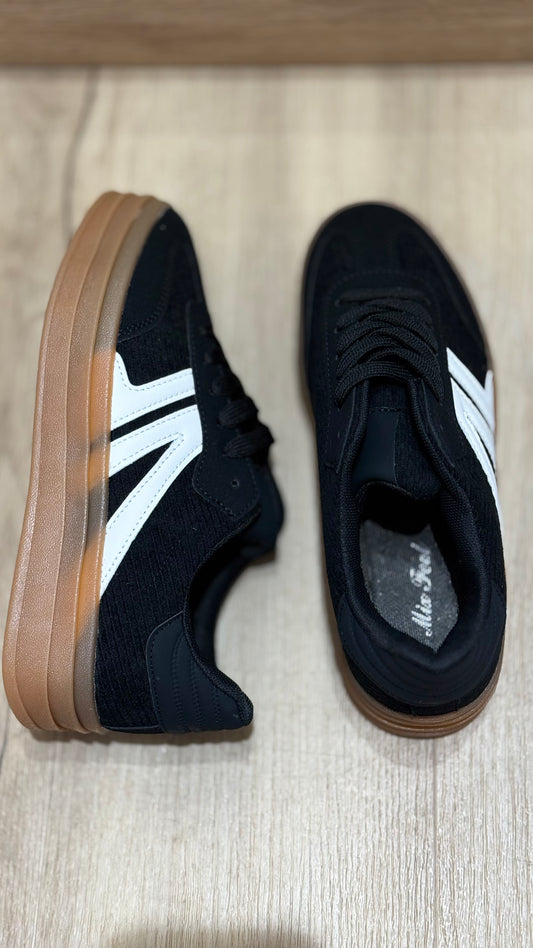 Sneakers in camoscio con platform