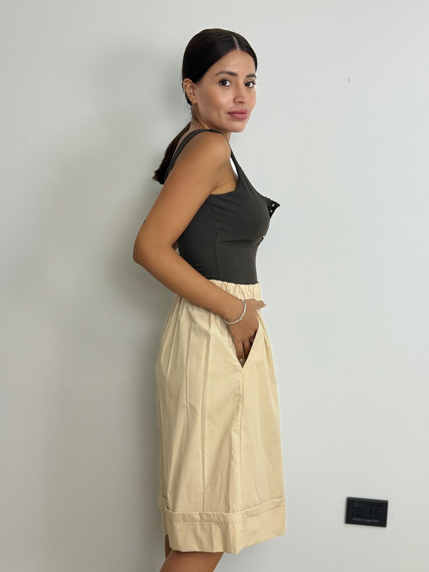 Canottiera con bottoni cristal