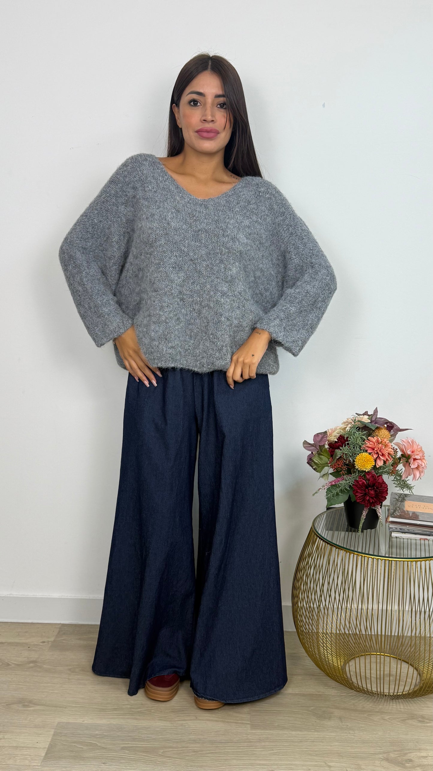 Maglione scollo a V con spalle cadenti