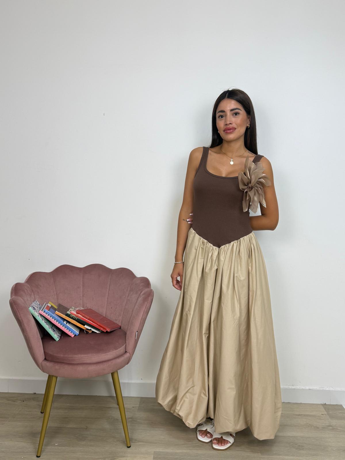 Abito Bicolore con Rosa