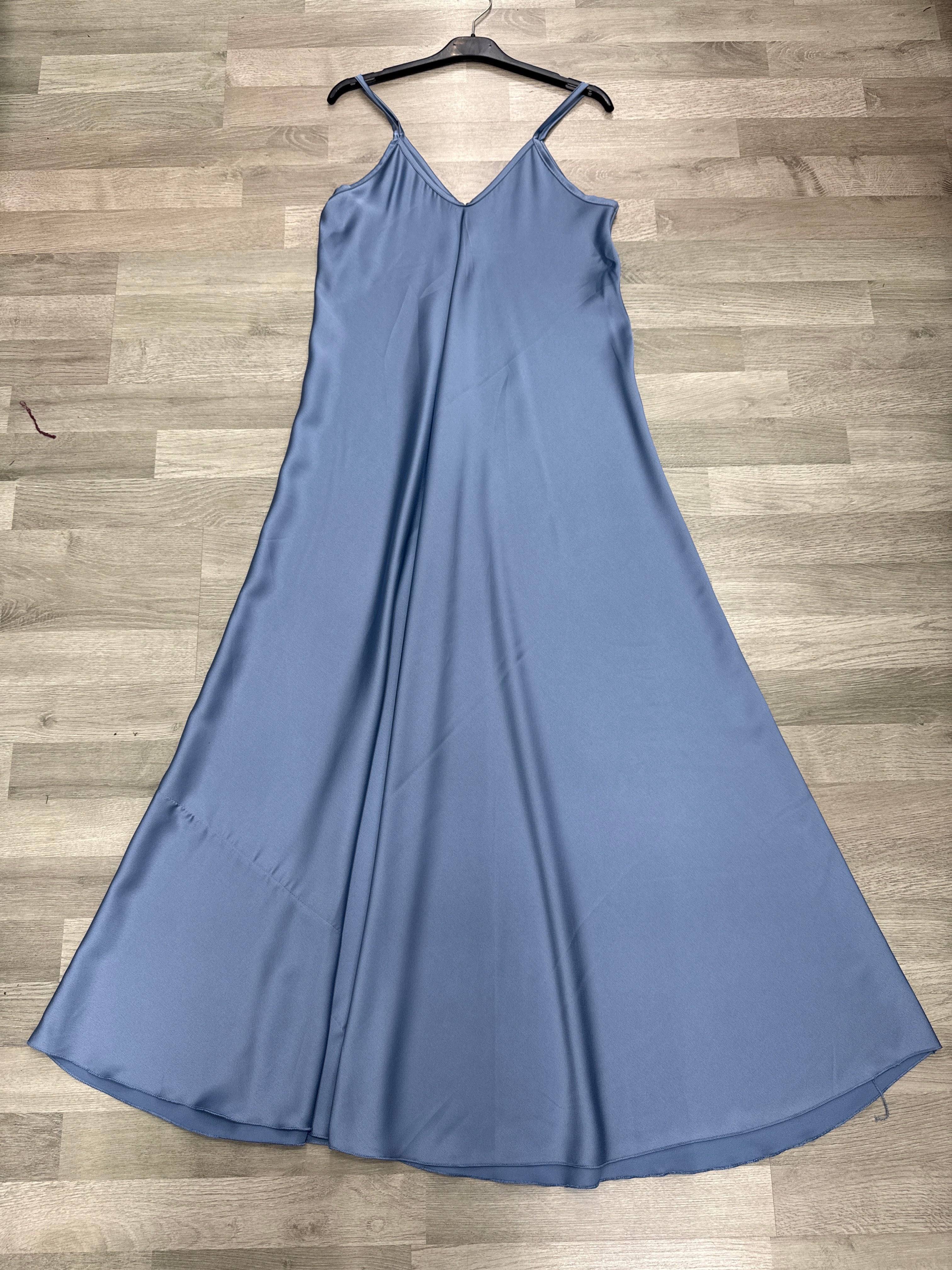 Abito in raso scollo V