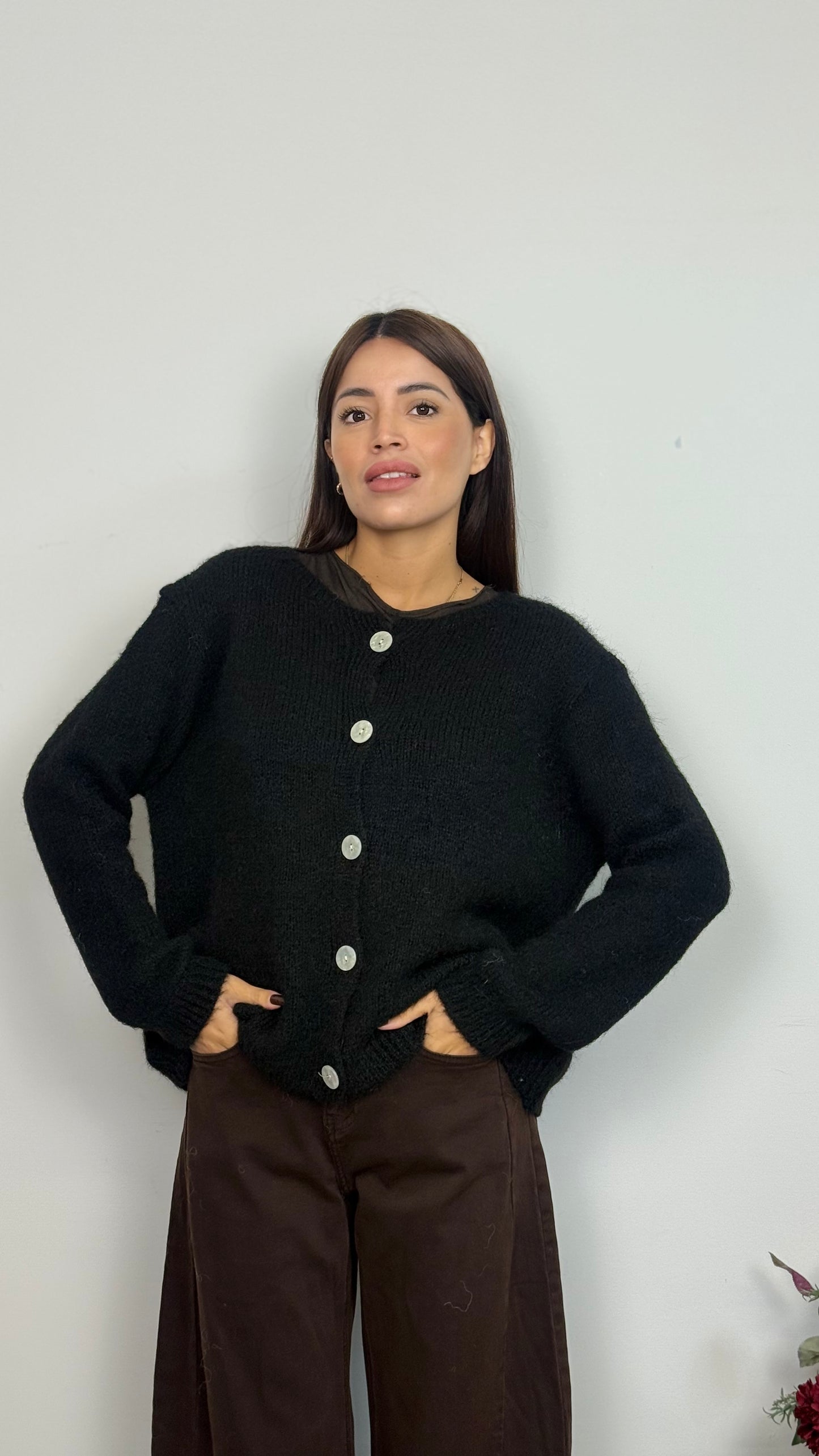 Maglione con Bottoni Frontali