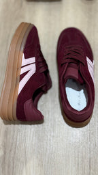 Sneakers in camoscio con platform