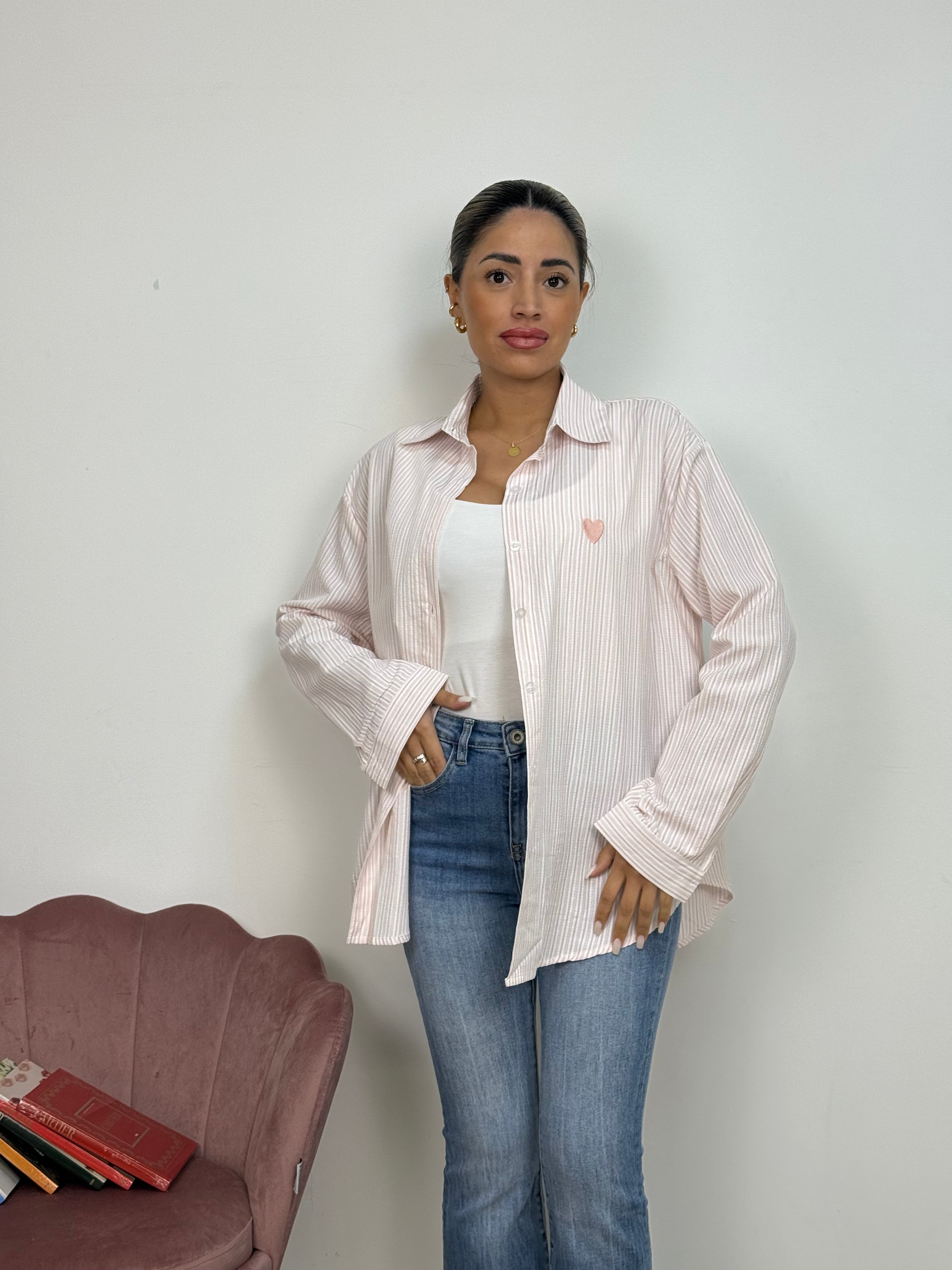 Camicia Over con Cuore Laterale