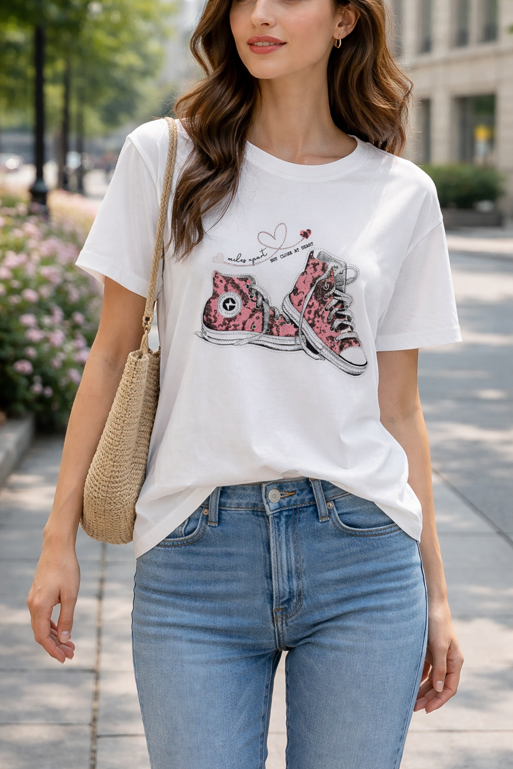 T-Shirt Over con Design e Strass