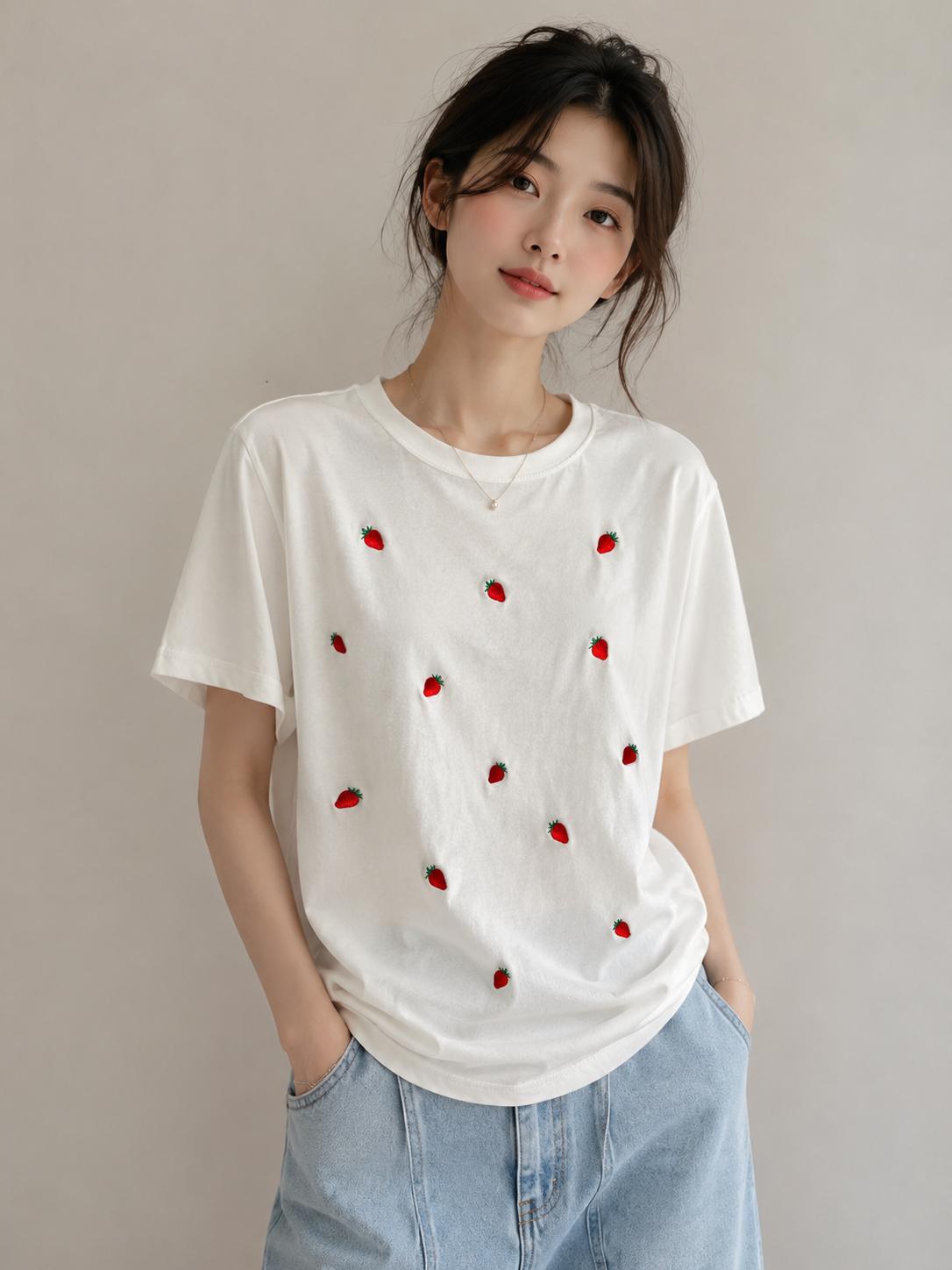 T-Shirt With Writes Ricamata