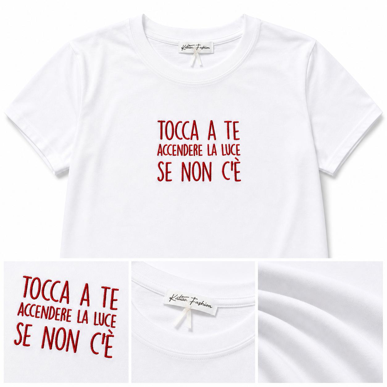T-Shirt con Writes Ricamata 5.0