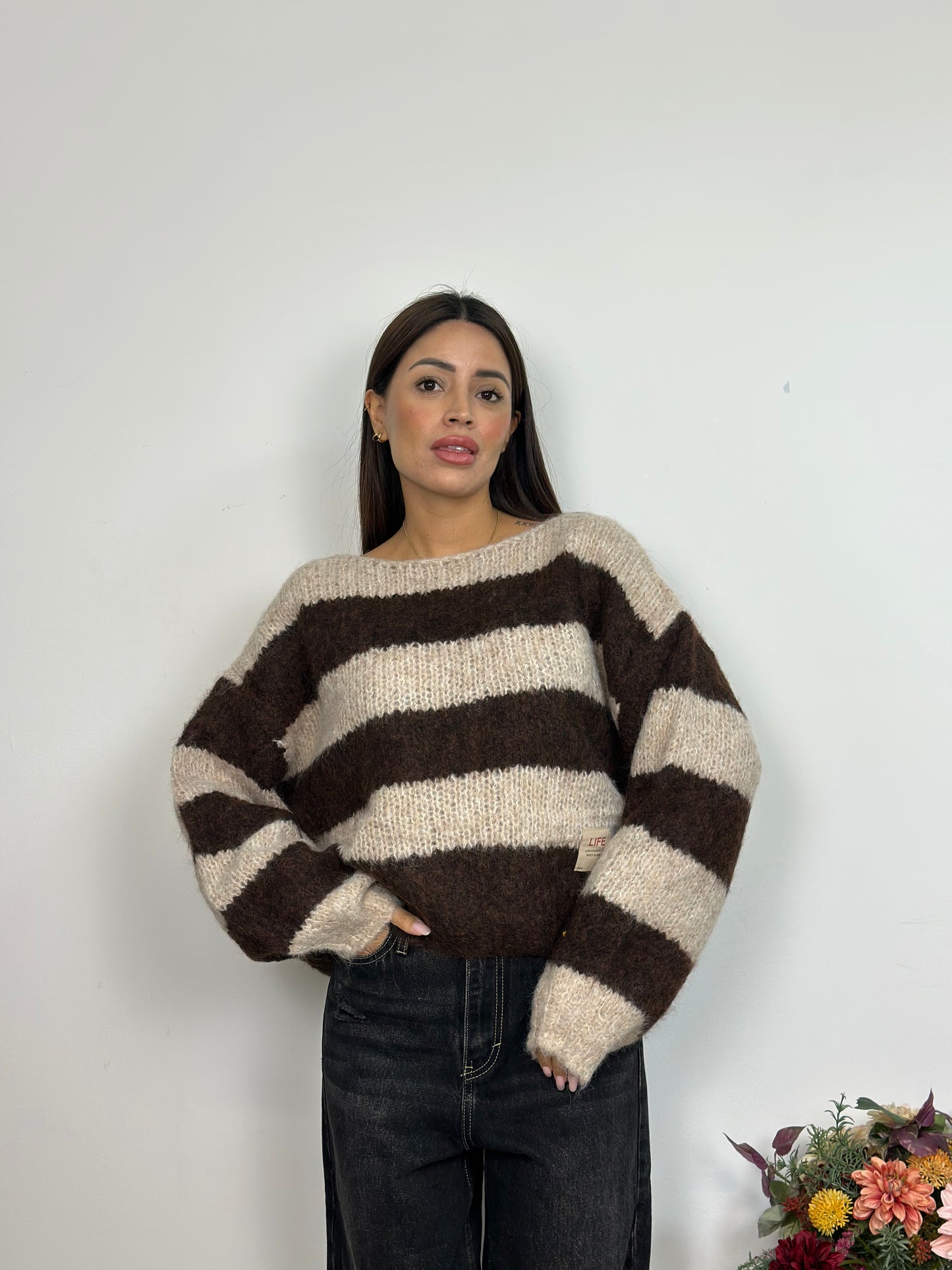 Maglione a righe con spalle cadenti