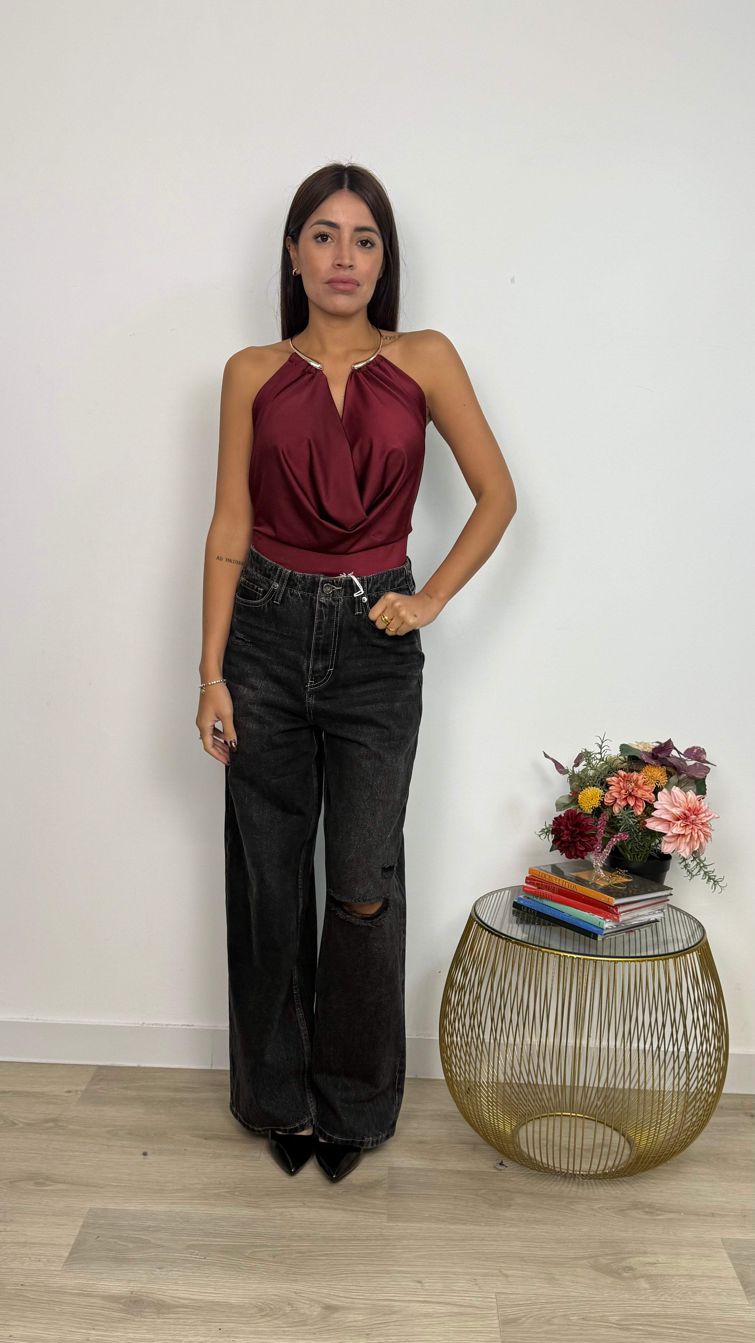 JEANS STRAPPATO SUL GINOCCHIO