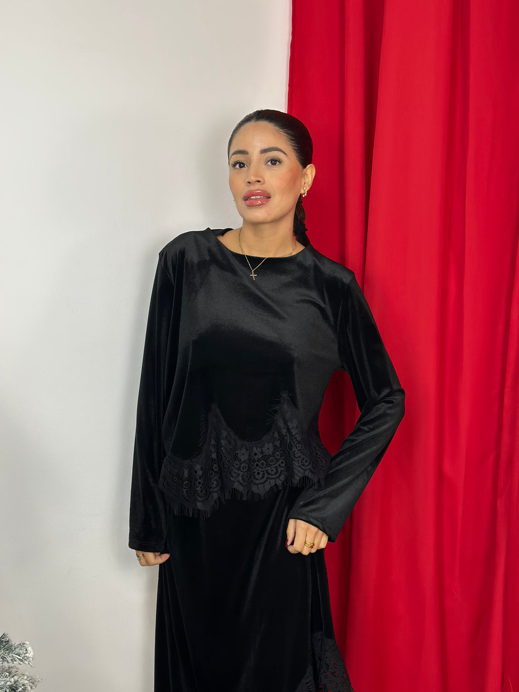 Maglia in ciniglia con pizzo