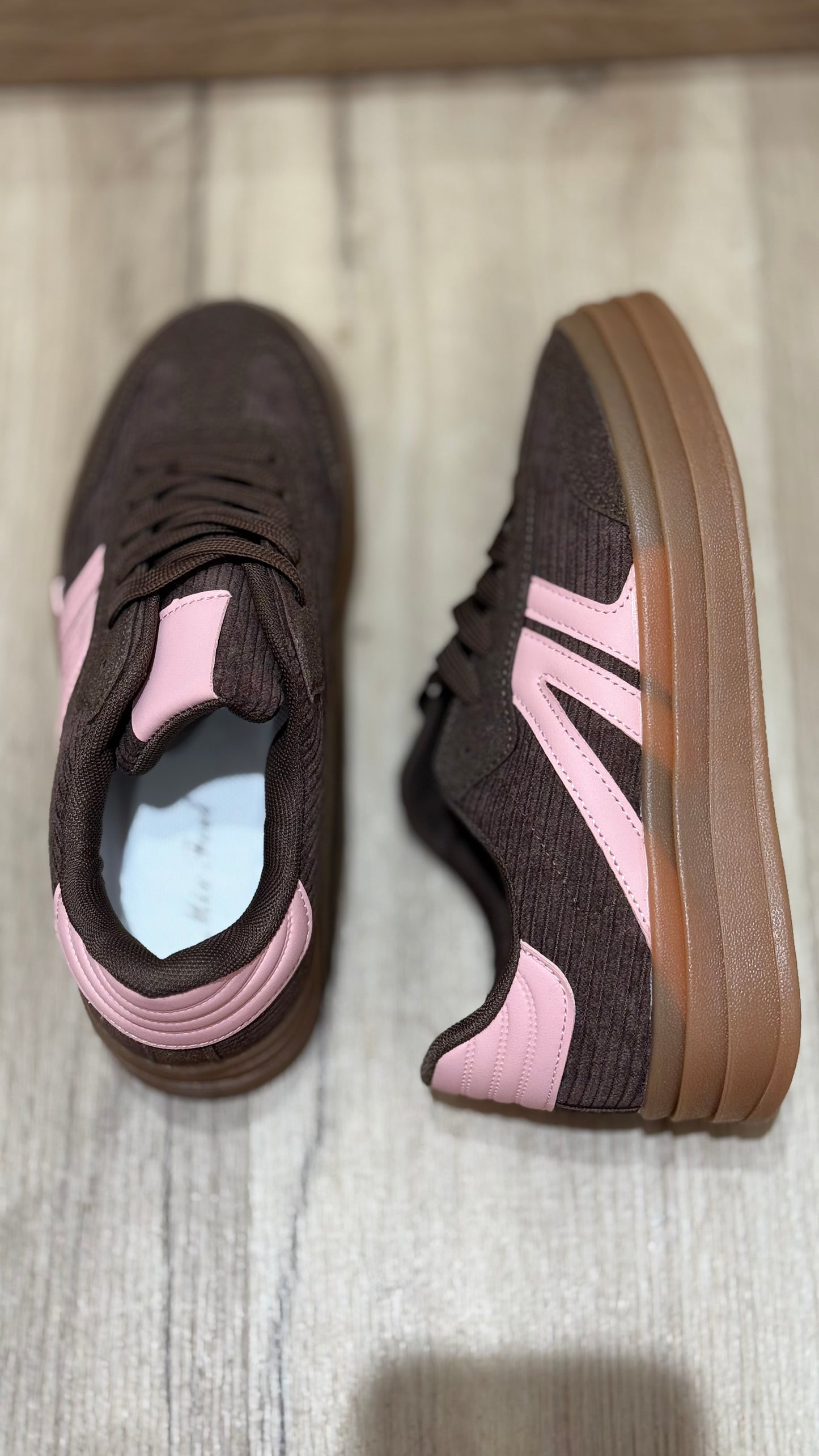Sneakers in camoscio con platform