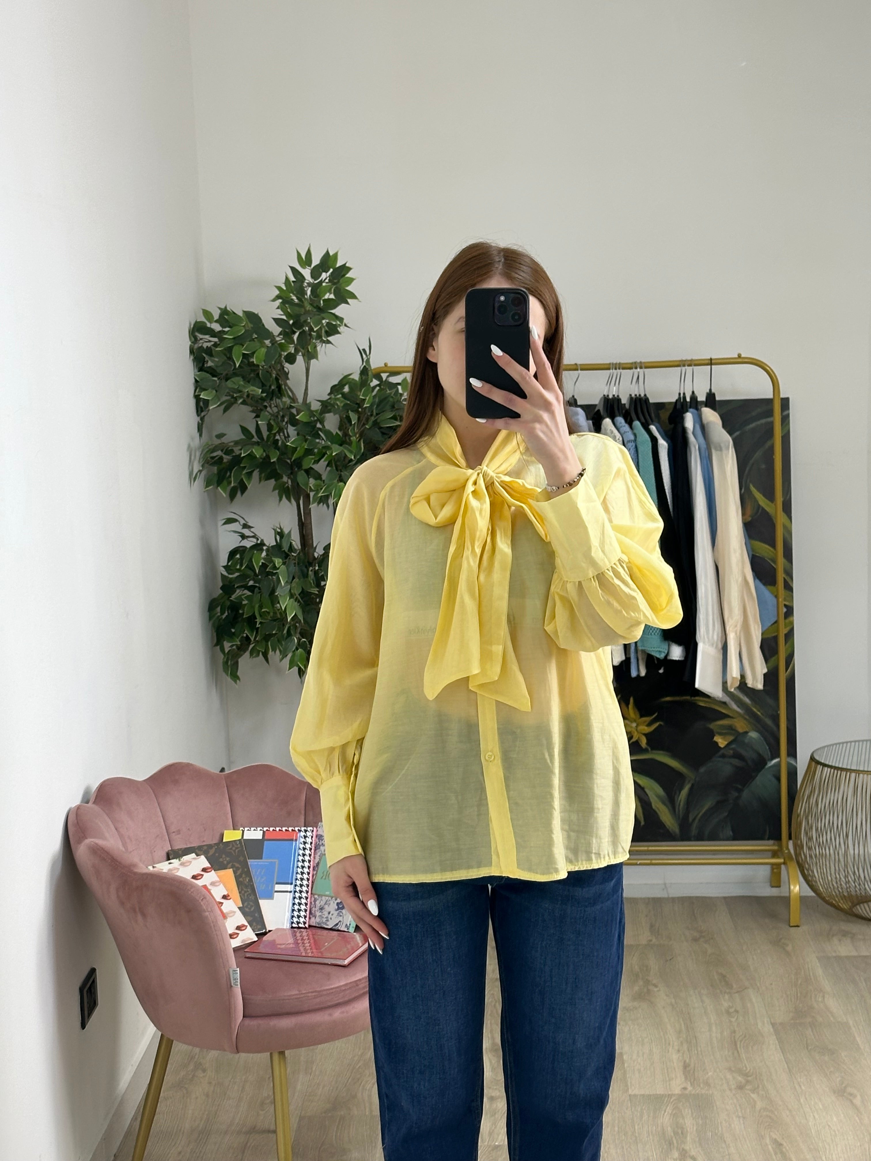 Camicia Trasparente chiusura a Fiocchetto