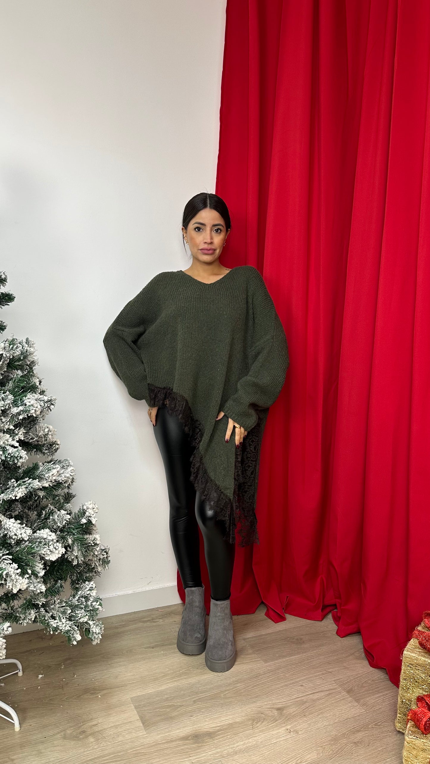 Maglione con Pizzo Assimetrico