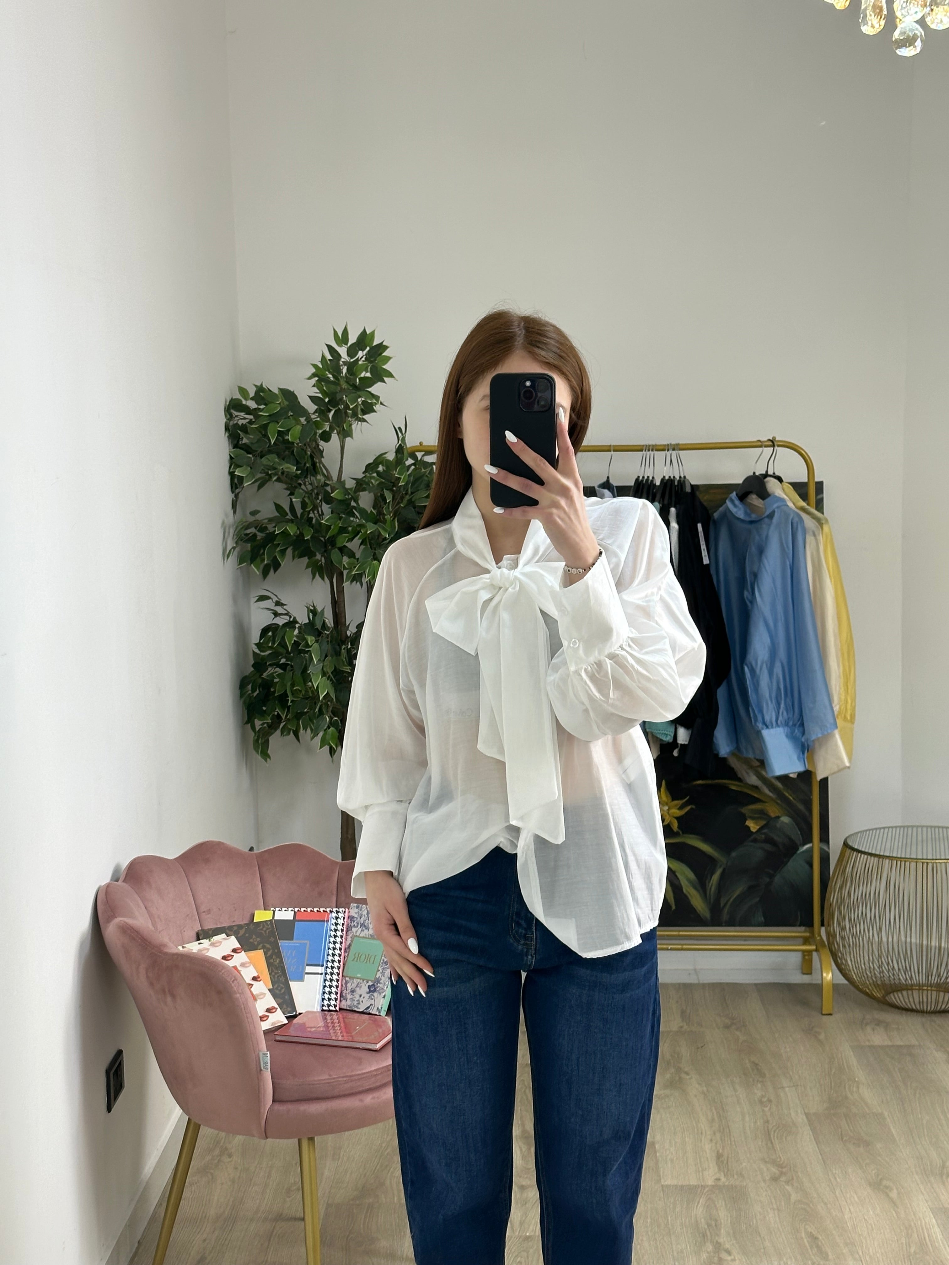 Camicia Trasparente chiusura a Fiocchetto