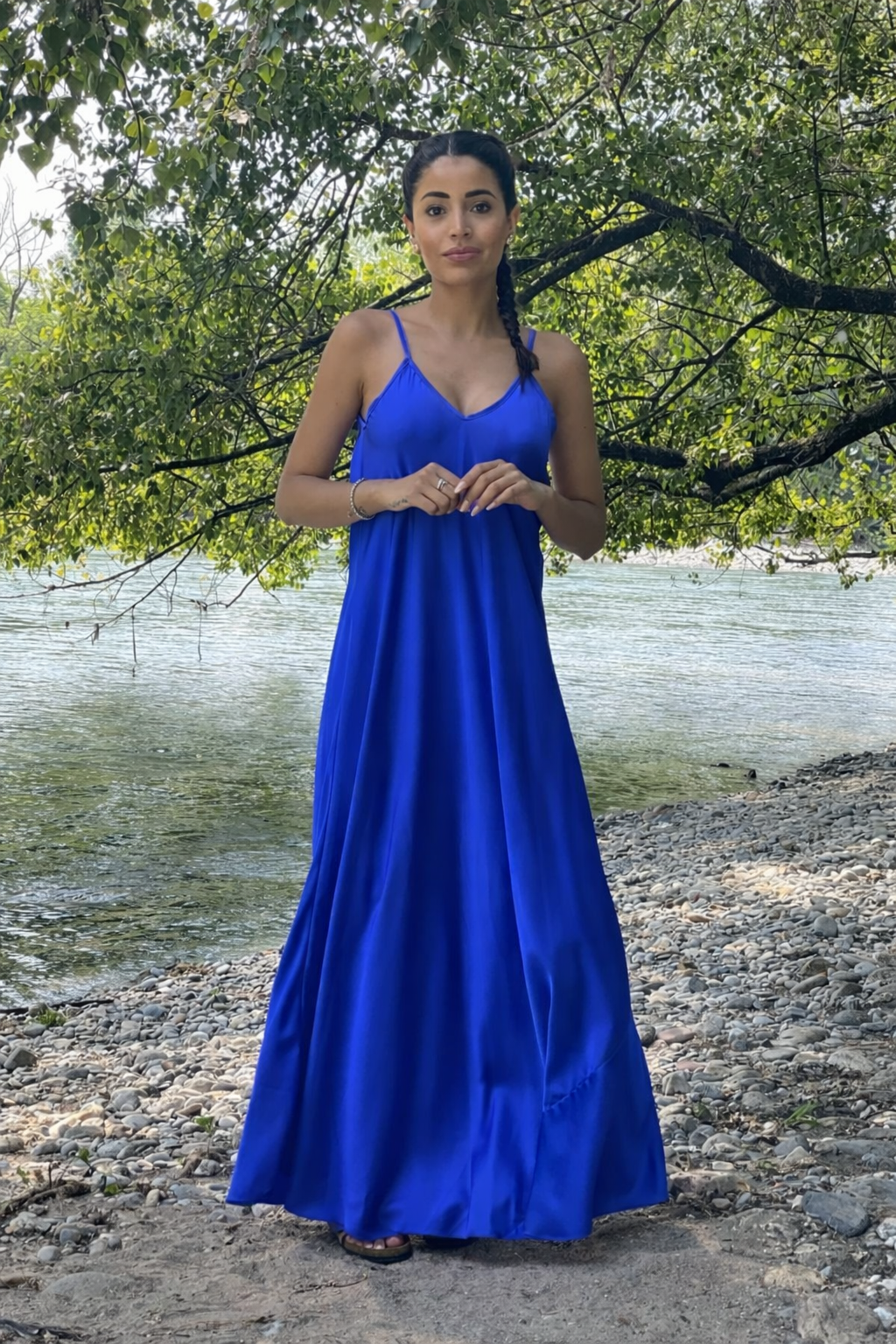 Abito in raso scollo V